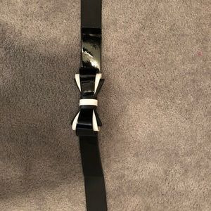 White House black market black/white bow belt- xxs